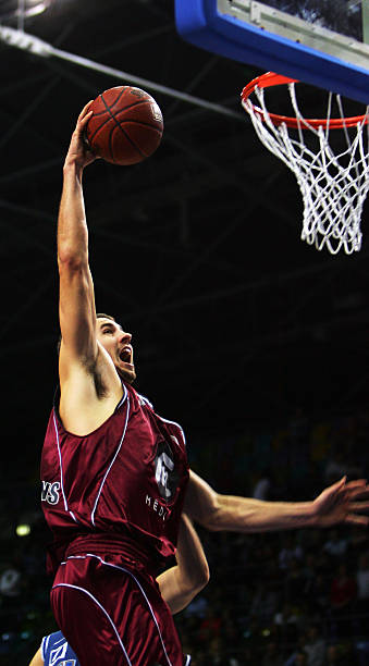 通过调整和 通过调整和